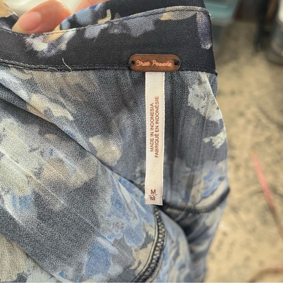 NWT FREE PEOPLE Bad At Love Blouse Sz M Floral Blue Black Lace Boho Fairy - Picture 5 of 9